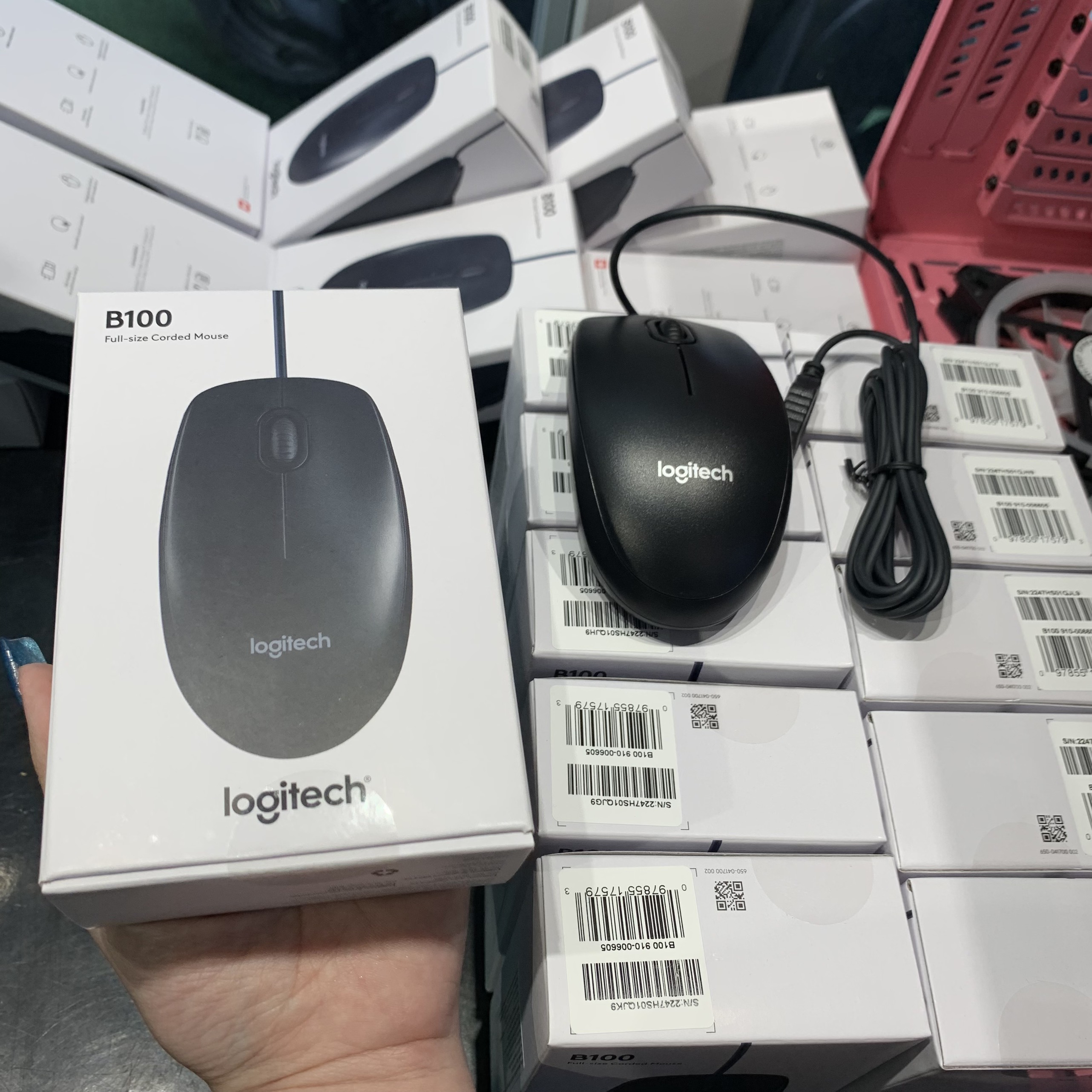 Logitech B100 Corded Mouse, Wired USB Mouse for Computers and Laptops, Right or Left Hand Use - Black