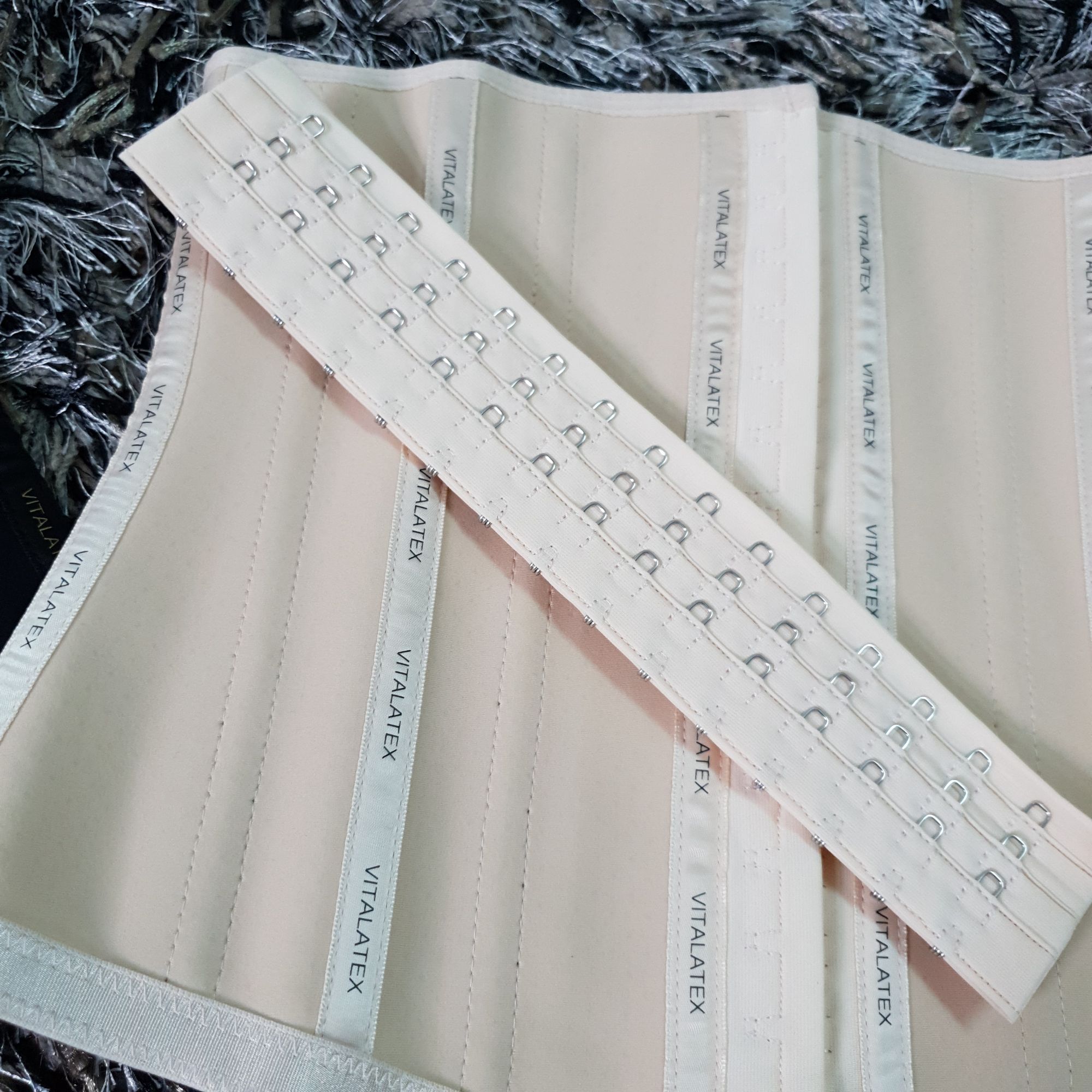Thanh nối latex - Thanh hạ size latex (24cm 11 móc gài, 26cm 12 móc gài, 27cm 15 móc gài,29cm 14 móc gài)