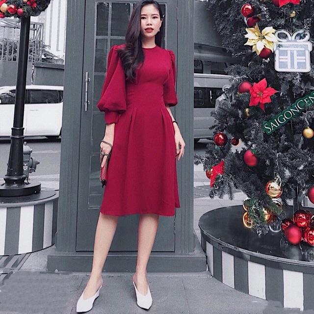 Đầm đỏ tay lỡ phồng
