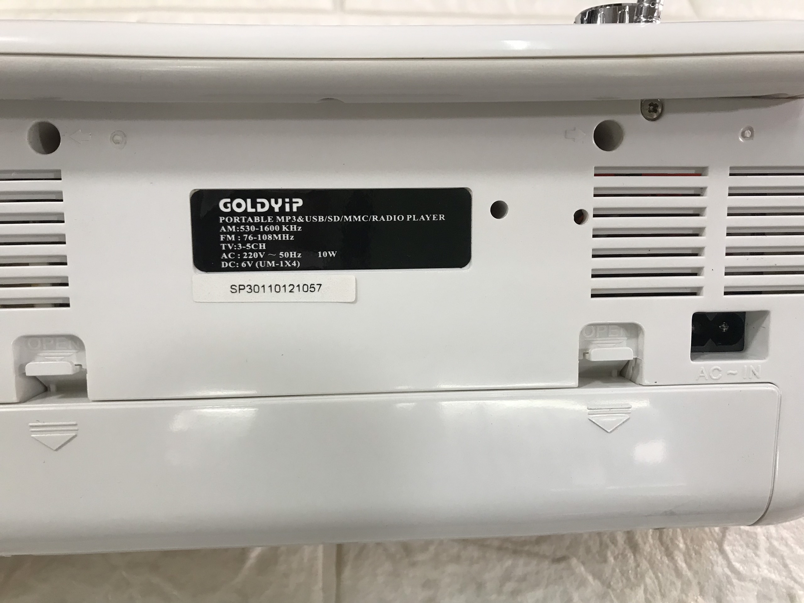 LOA HÁT USB,THẺ NHỚ,RADIO GOLDYIP SP-301 CÓ FM,AM