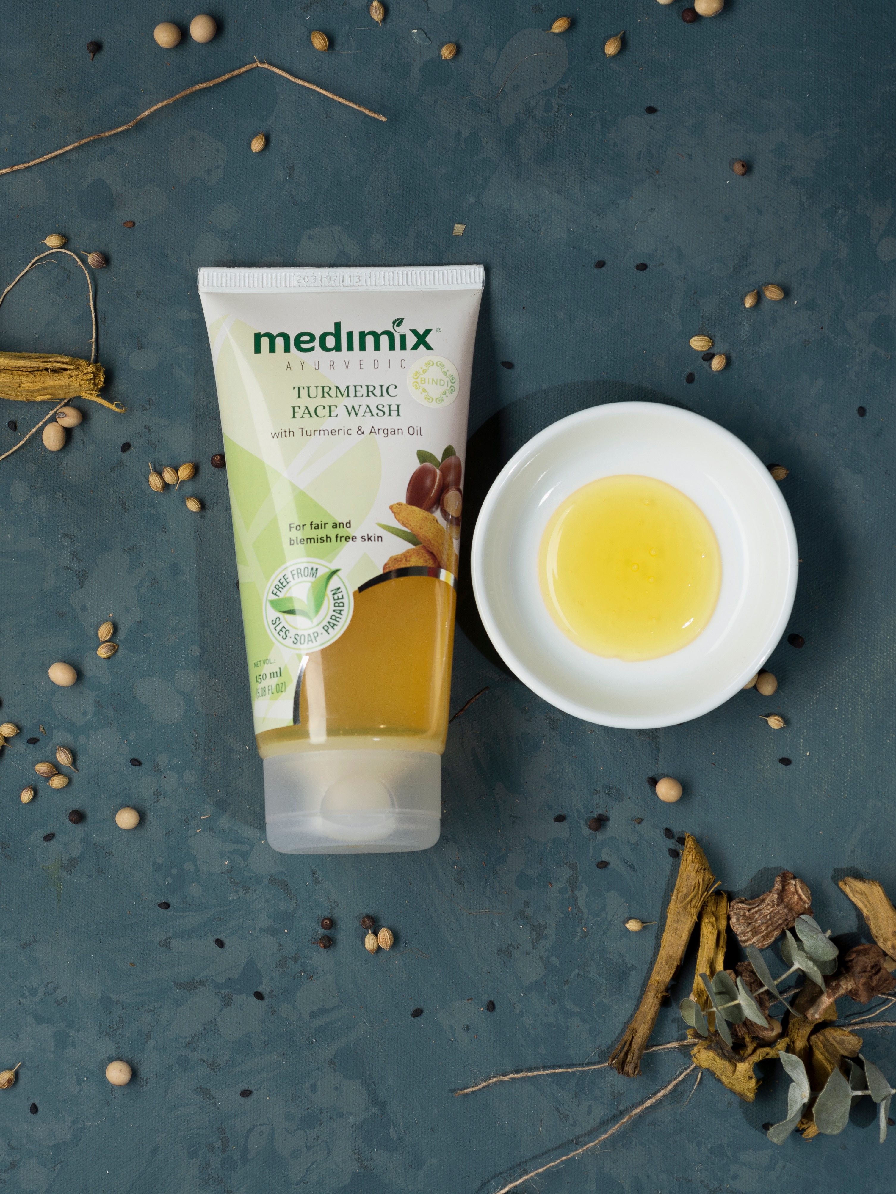 Sữa rửa mặt Medimix Nghệ 150ml