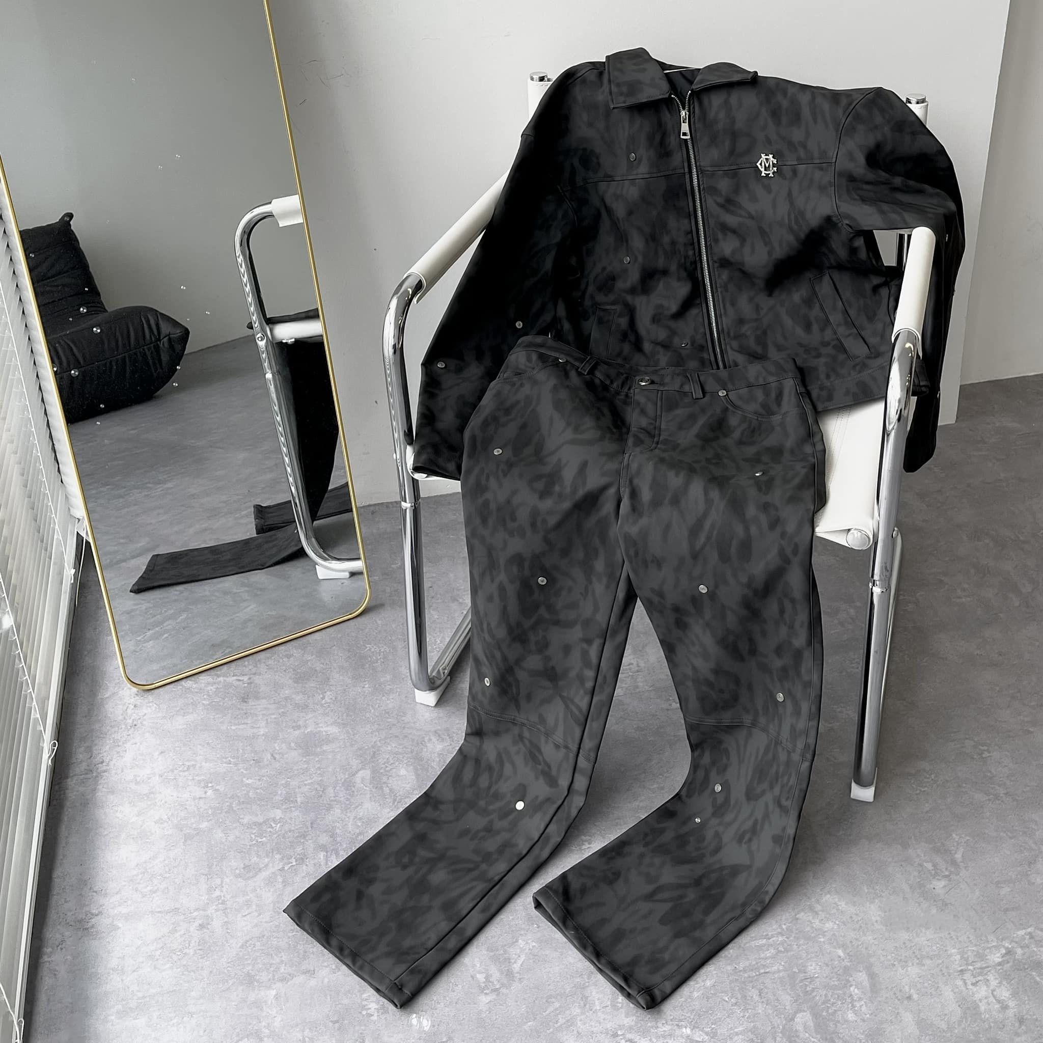 Quần dài nam MIKENCO Tumbled PU Trouser