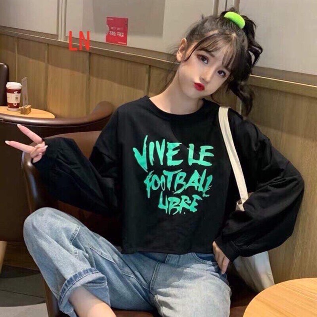 Áo croptop form rộng tay dài in chữ trước ngực cá tính TTSLA0229