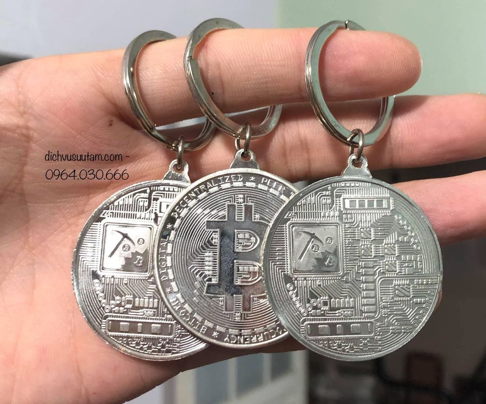 Móc khóa Bitcoin mạ bạc, độc và lạ