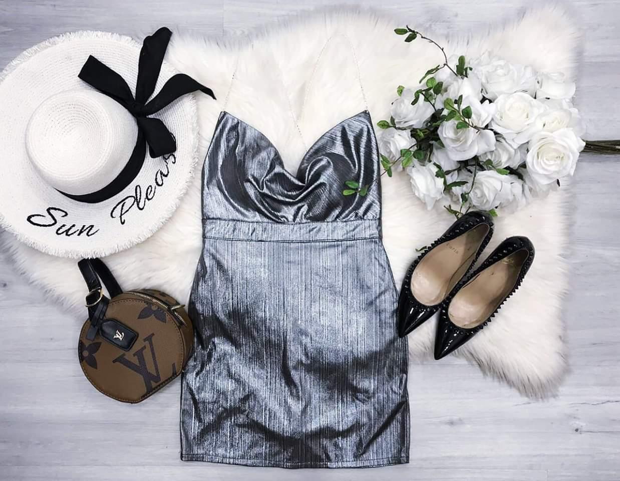 Đầm body cổ đỗ ánh bạc