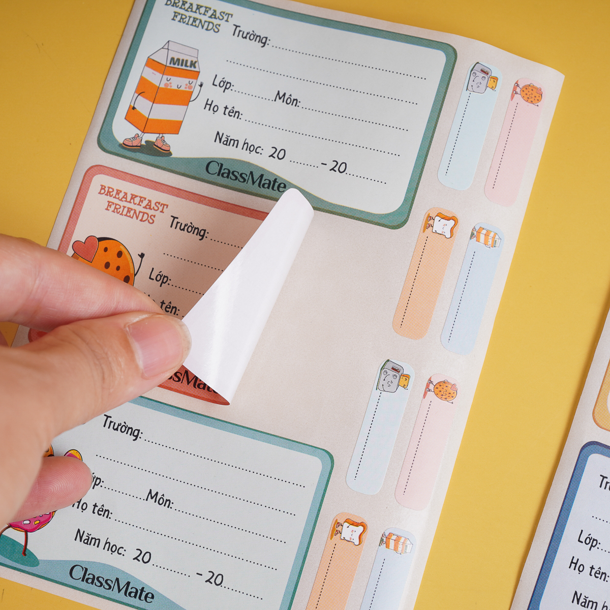 Nhãn Vở Có Keo Dán Sẵn CLASSMATE Breakfast 15 Cái/Túi CL-NT233