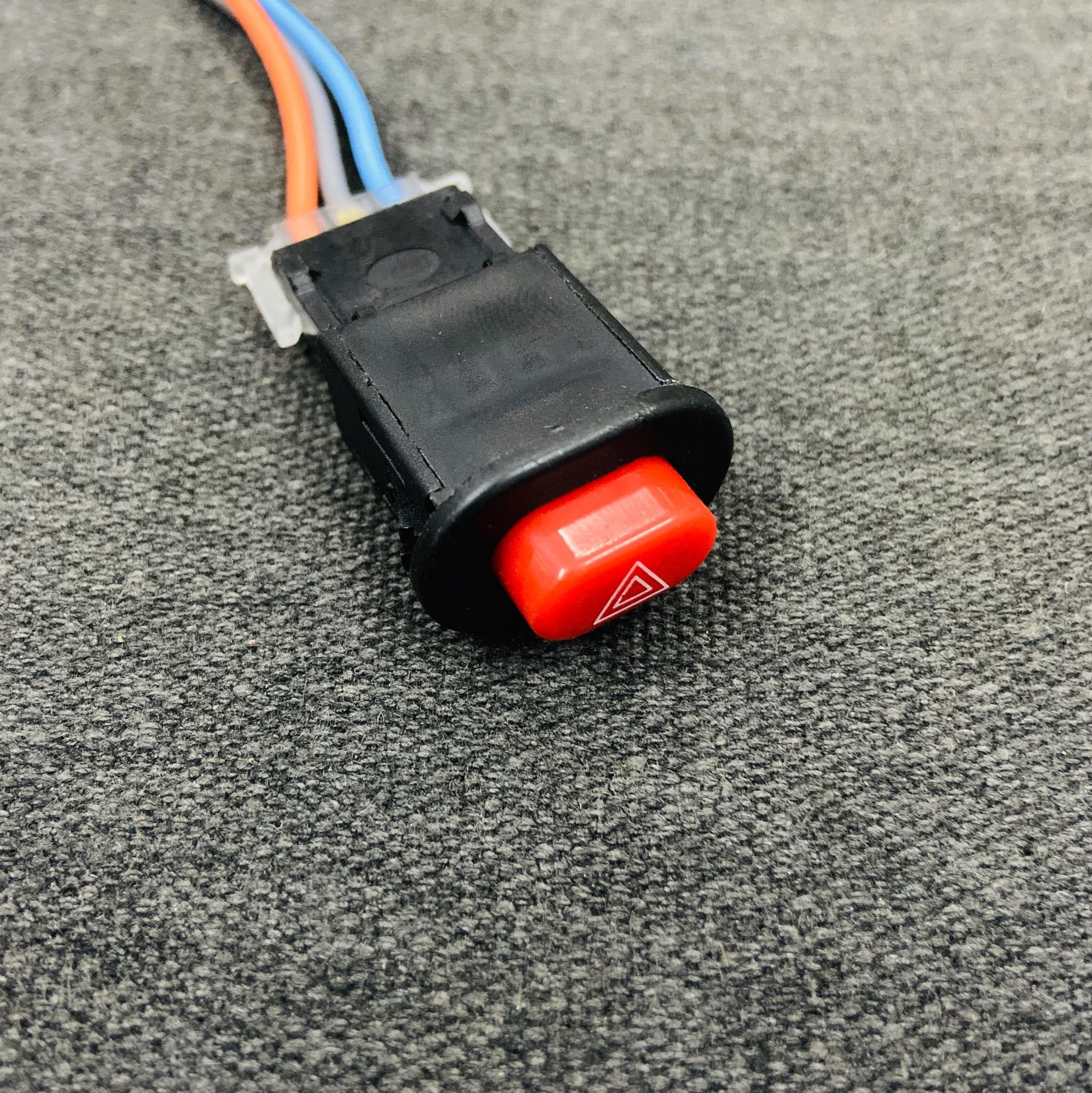 [SIÊU NHỎ] CÔNG TẮC ĐIỆN  PHỤ MINI GẮN XE MÁY NHỎ NHẸ (KIỂU TAM GIÁC)