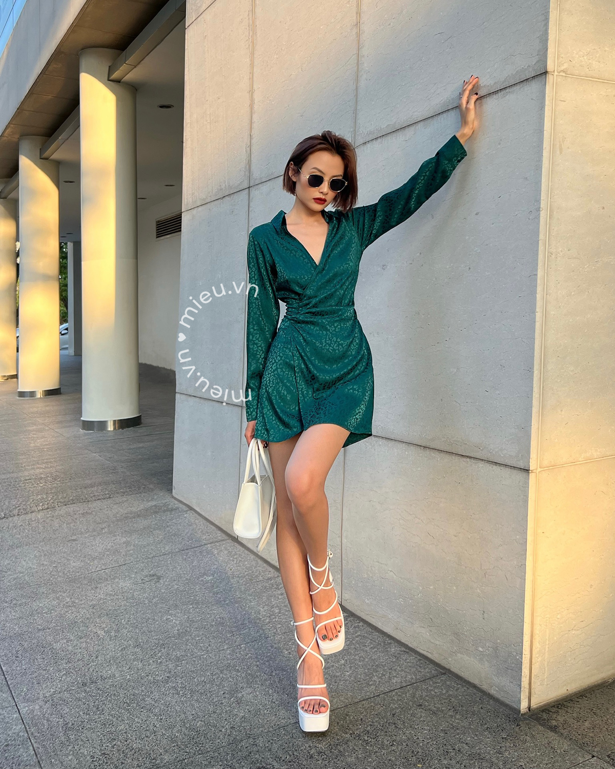 Đầm lụa đắp tà nhún MIEU (Đỏ/Đen) - HD26