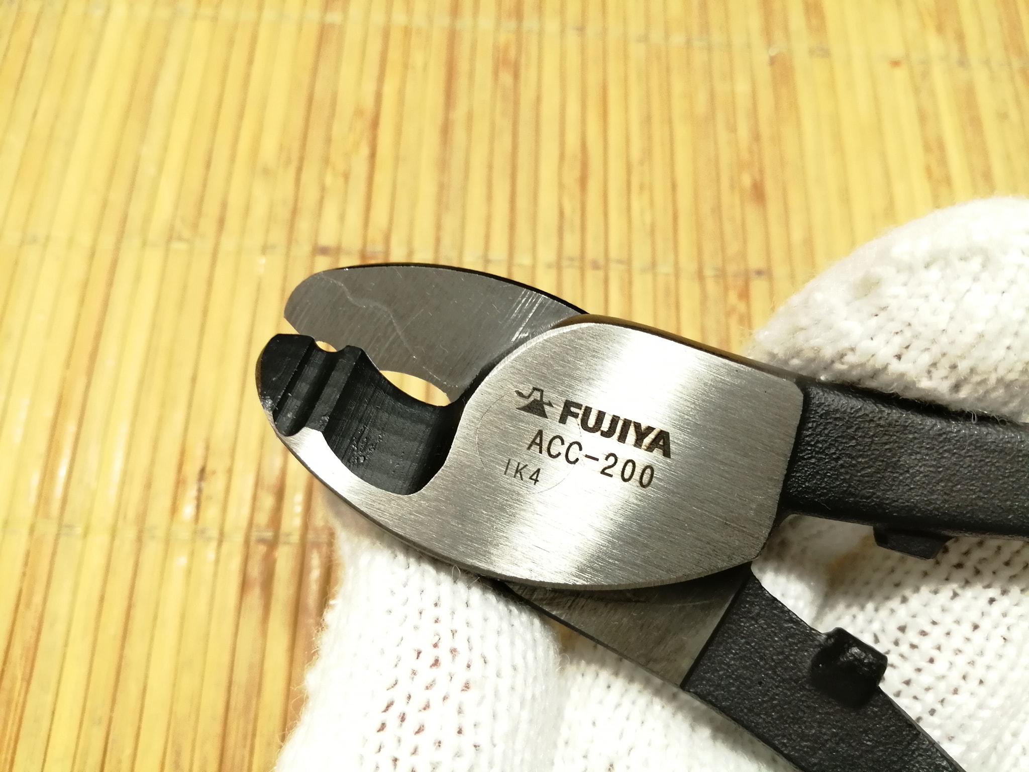 Kìm cắt cáp Fujiya ACC-150, ACC-200