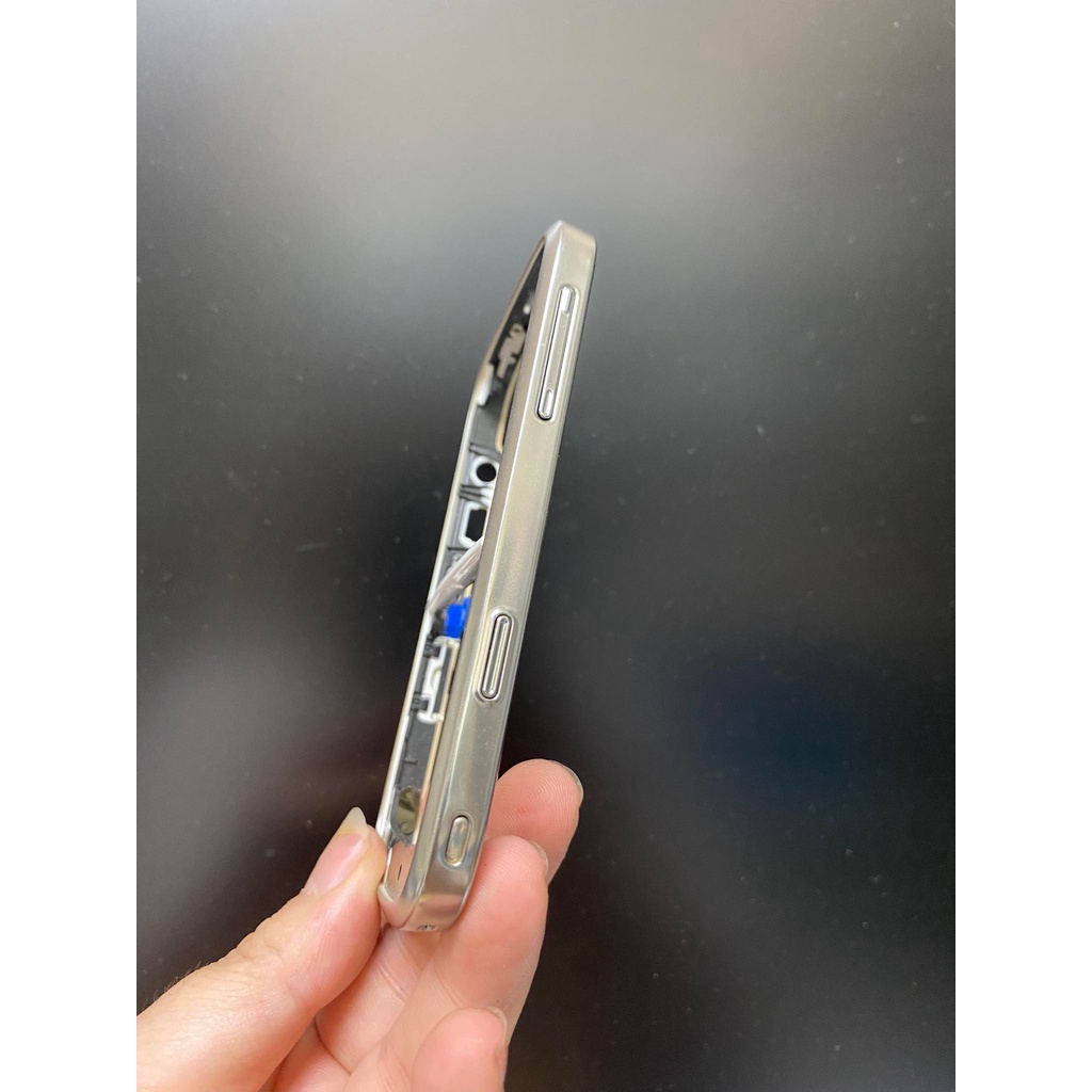 Viền Benzen Blackberry 9000 màu trắng