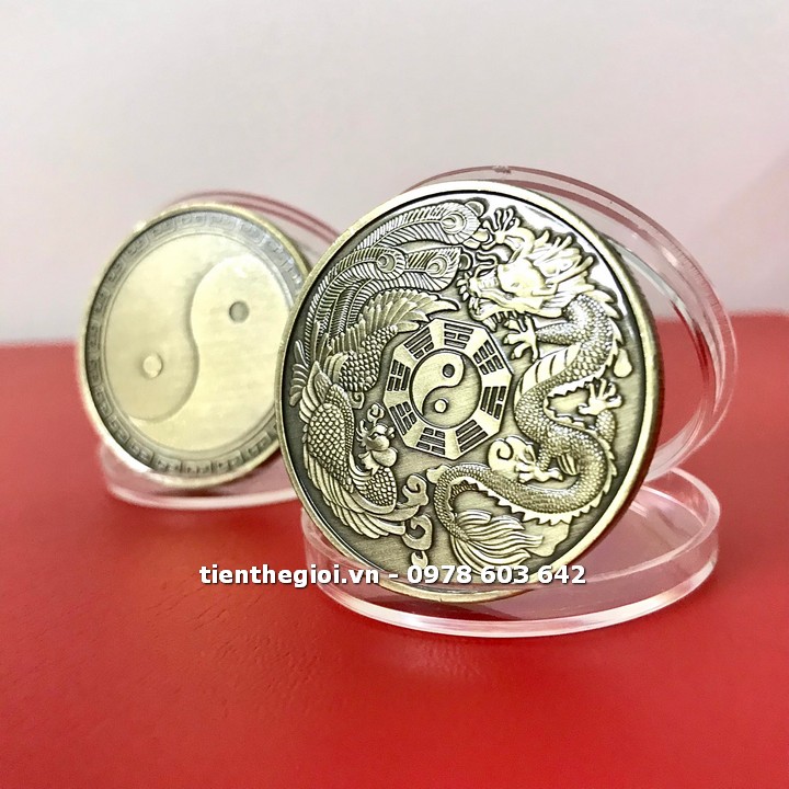 Xu Long Phụng Bát Quái Âm Dương, mang lại thêm may mắn đặc biệt trong đường tiền bạc, gia đạo; Đường kính của đồng xu là 4cm - SP002467