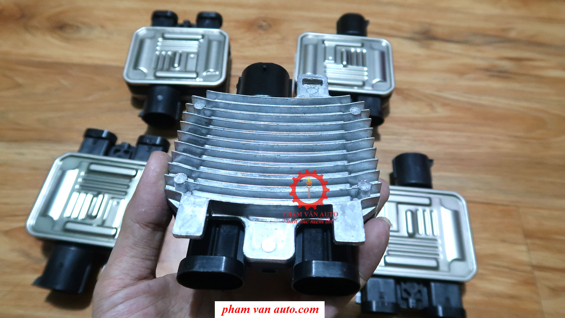 Trở quạt két nước Ford Transit CHÍNH HÃNG, Điều khiển quạt làm mát giàn nóng Transit Phạm Văn Auto