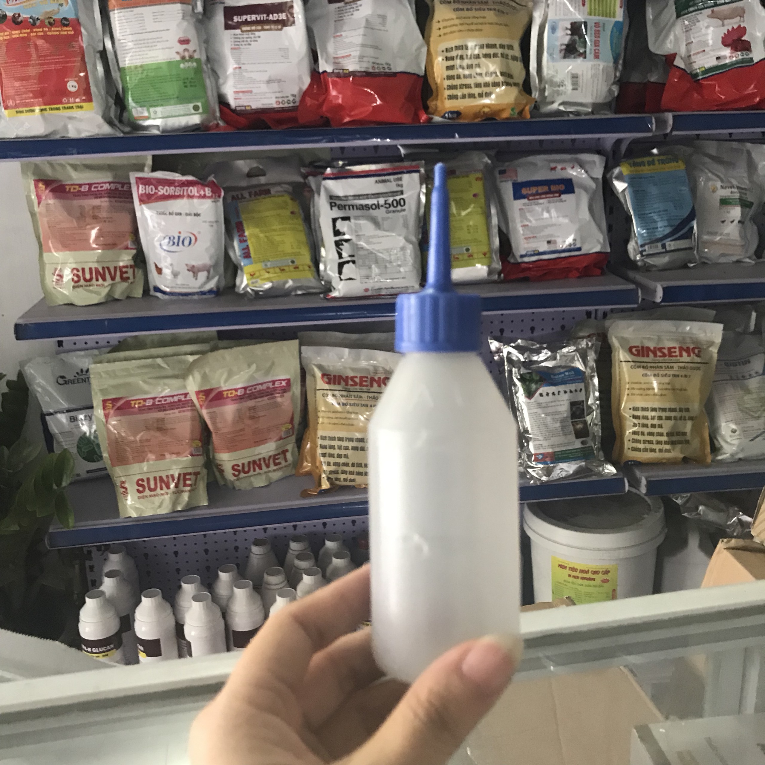 10 chiếc lọ nhựa san chiết 100ml
