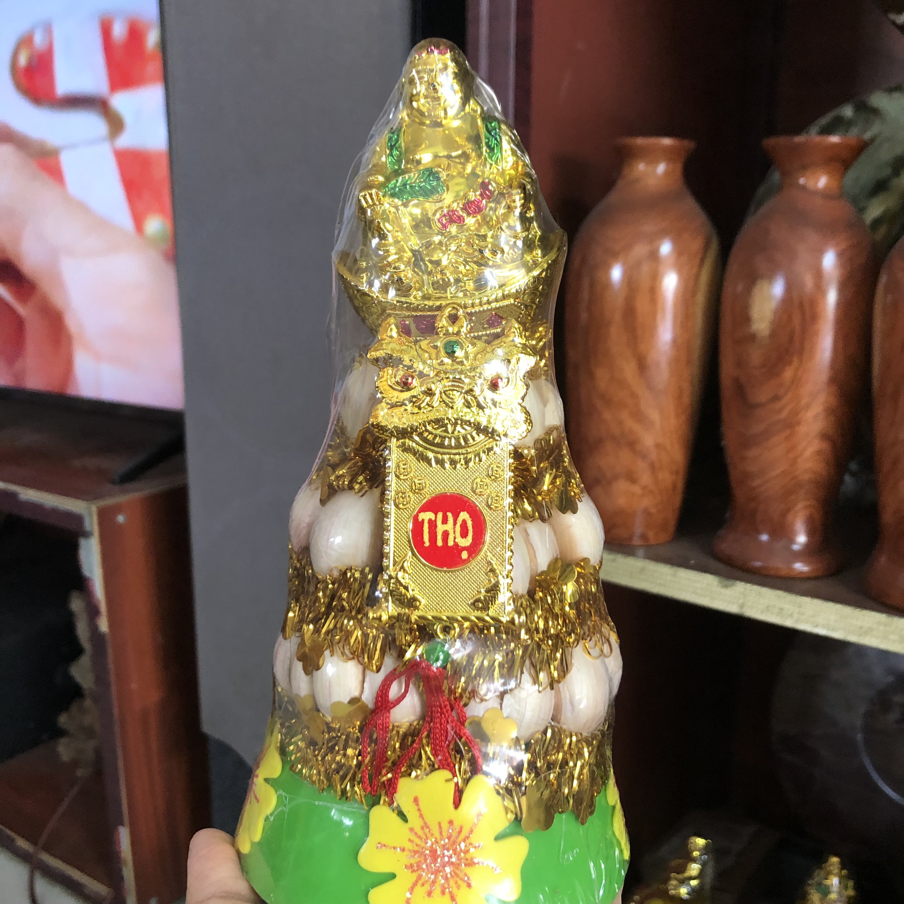 Tháp tỏi ông Địa, Thần Tài, mèo may mắn, chiêu tài lộc
