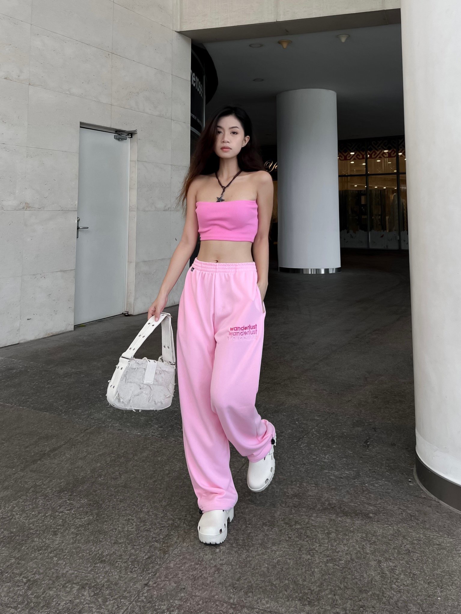 Quần Jogger Rút dây Thêu Wanderlust