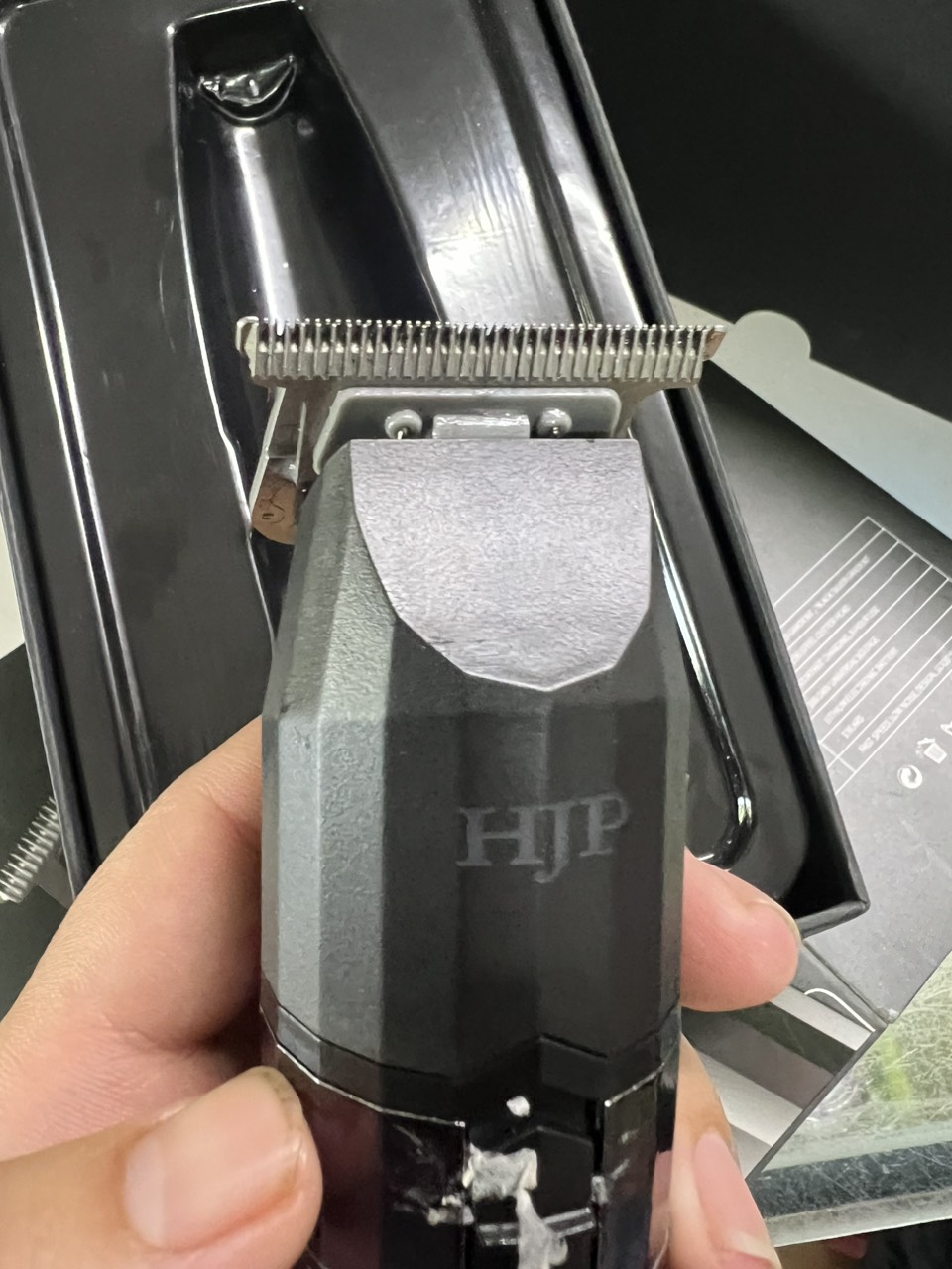 Tông đơ cắt tóc chấn viền HJP J200