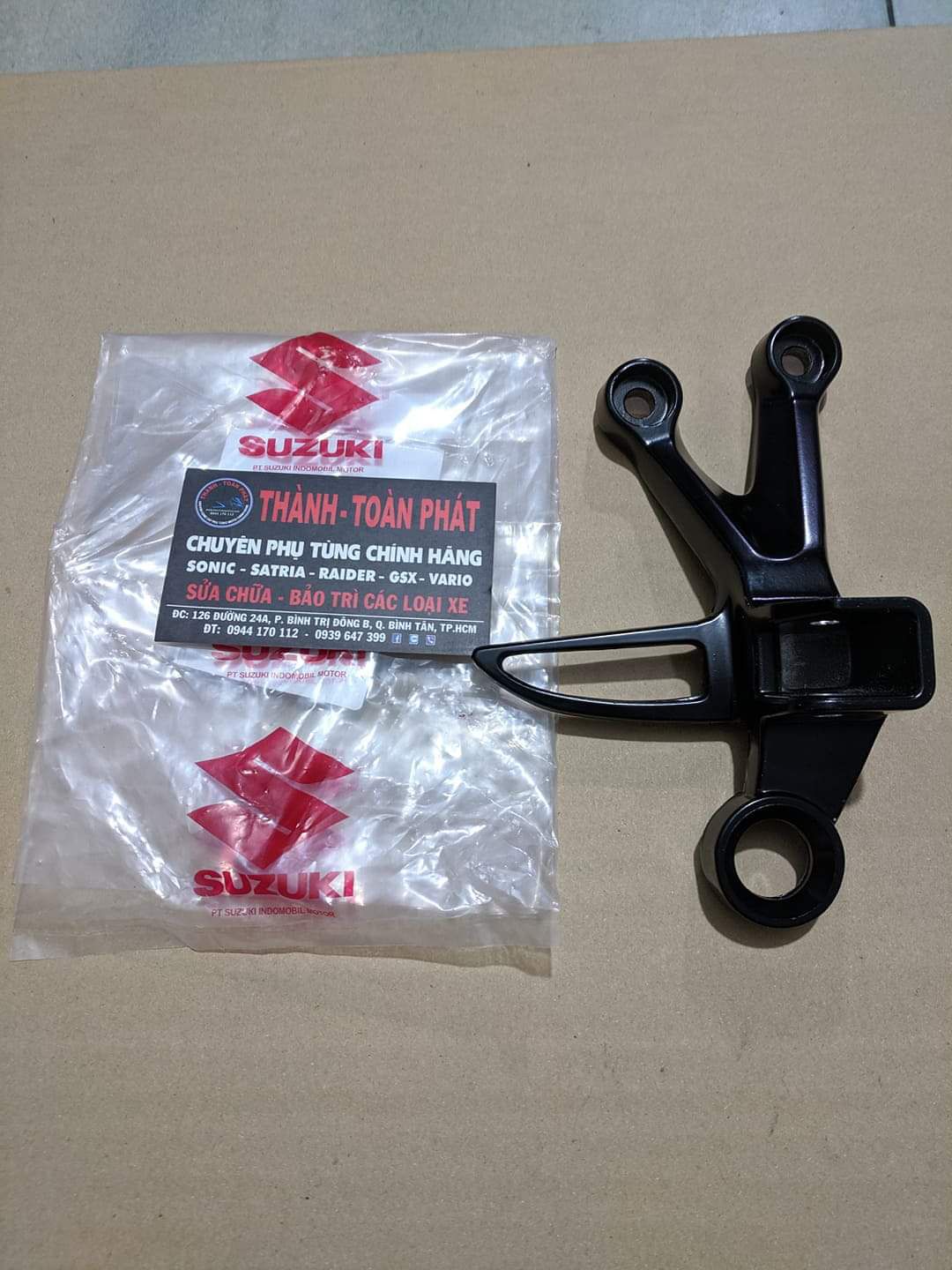 Pát gát chân sau Satria Fi,Raider( bên phải)