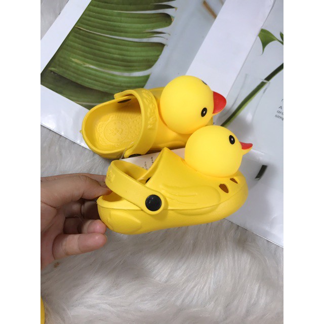 Dép sục vịt nhỏ siêu dễ thương cho bé. Thái Lan