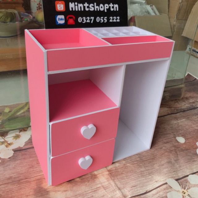 Tủ đựng mỹ phẩm mini màu hồng