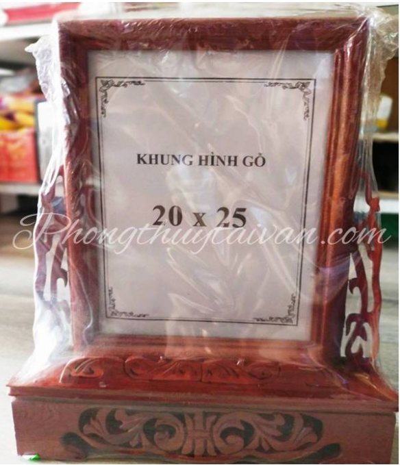 Khung hình gỗ bàn thờ