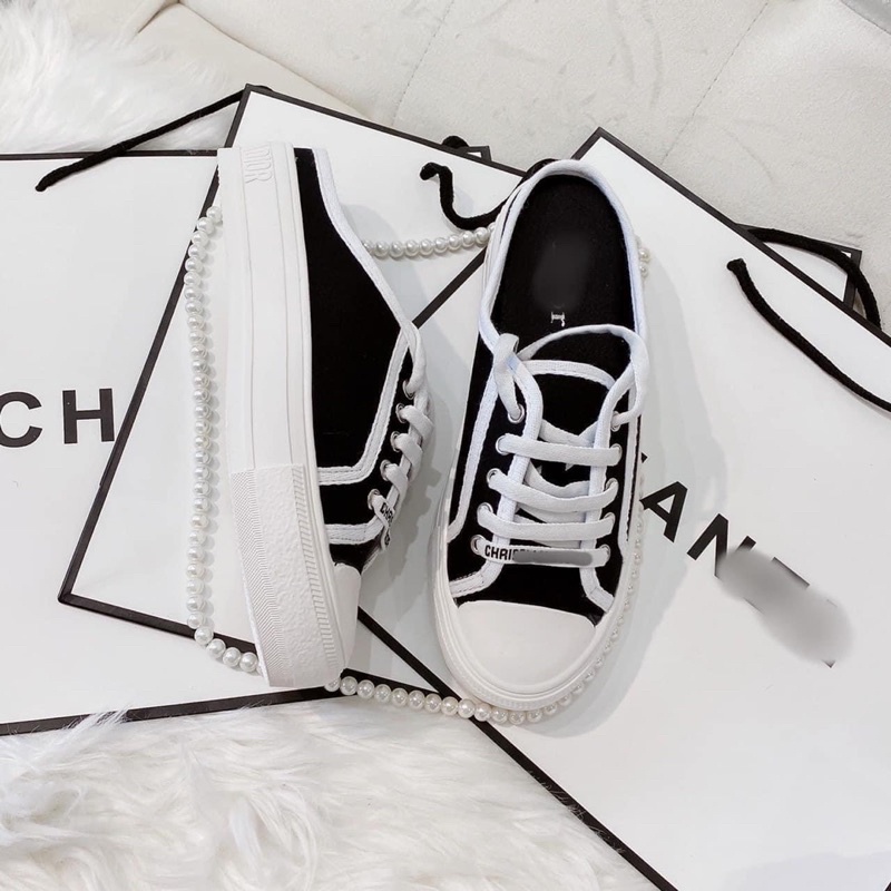 Giày sục DIOR thể thao đạp gót mẫu mới