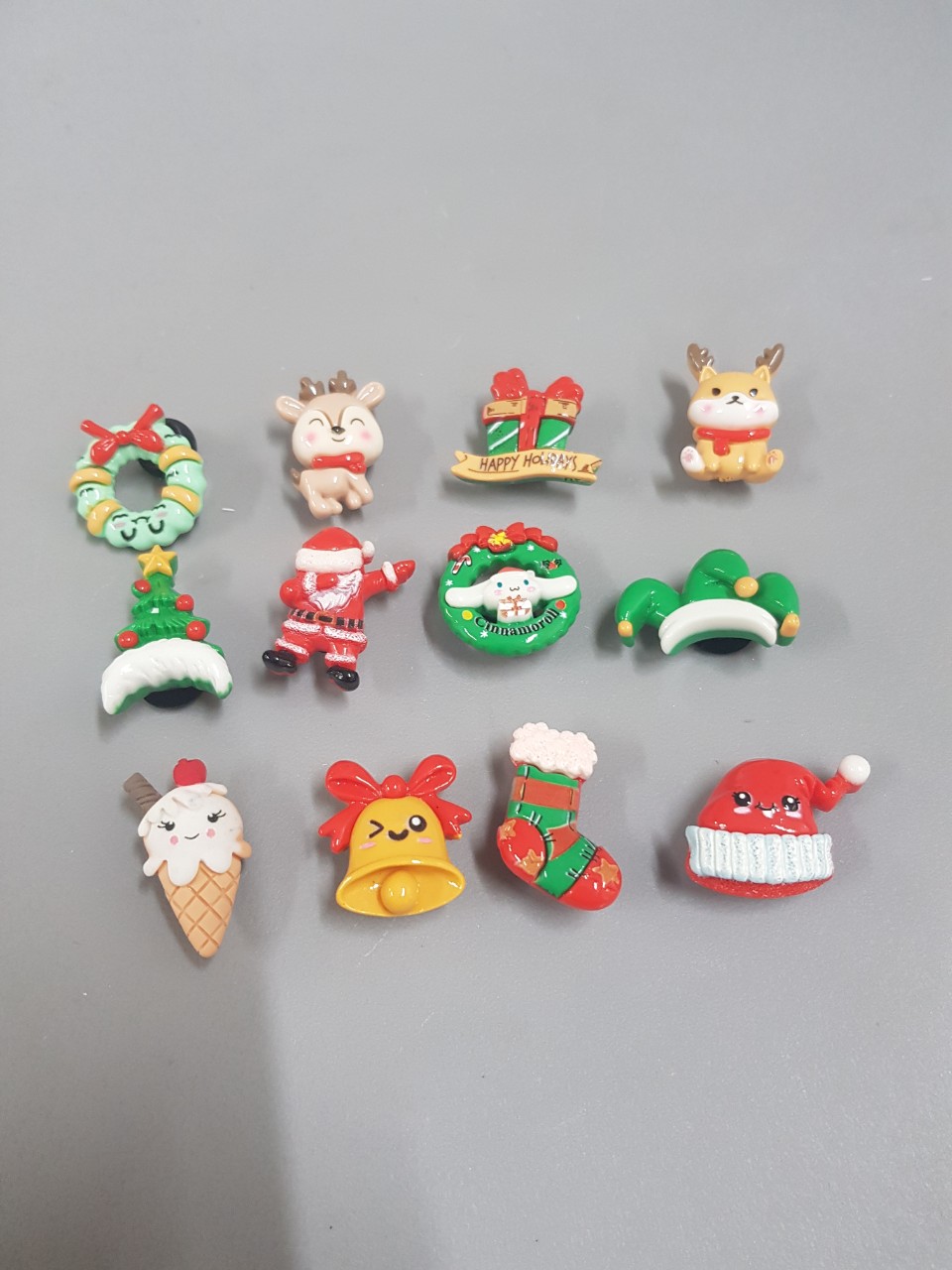 bộ charm 3d gắn sục mẫu giáng sinh ( gồm 12 charm )
