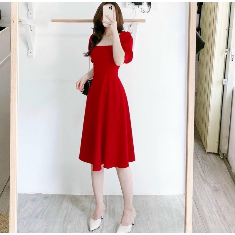 Đầm đỏ cổ vuông tay lỡ