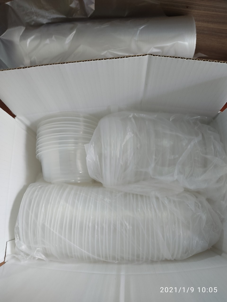 BỘ 100 CHÉN NHỰA TRONG 300 ML CÓ KÈM NẮP ĐẬY TÂN HIỆP HƯNG