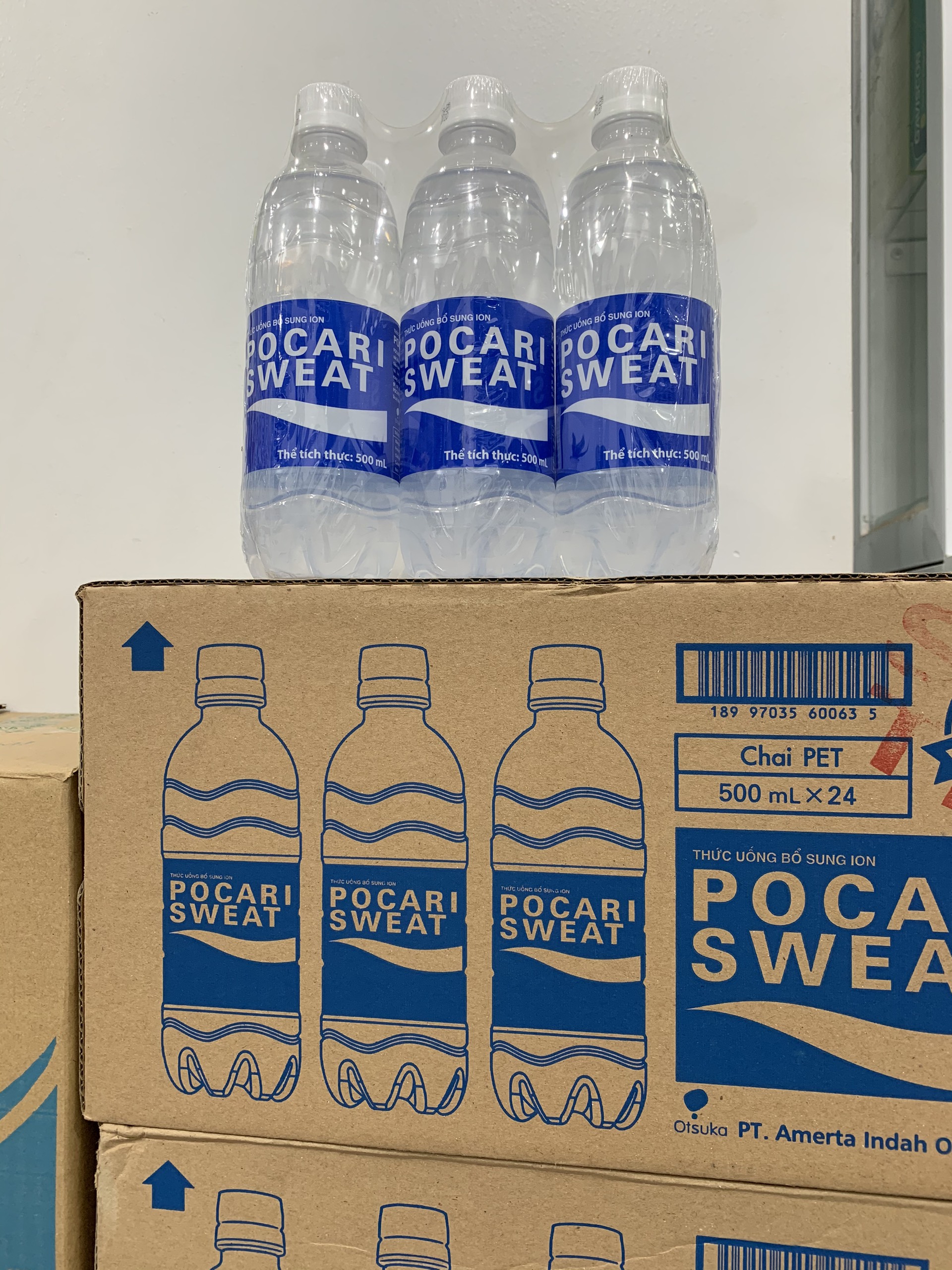 POCARI SWEAT - thức uống bổ sung ion 1 thùg 24 chai 500ml