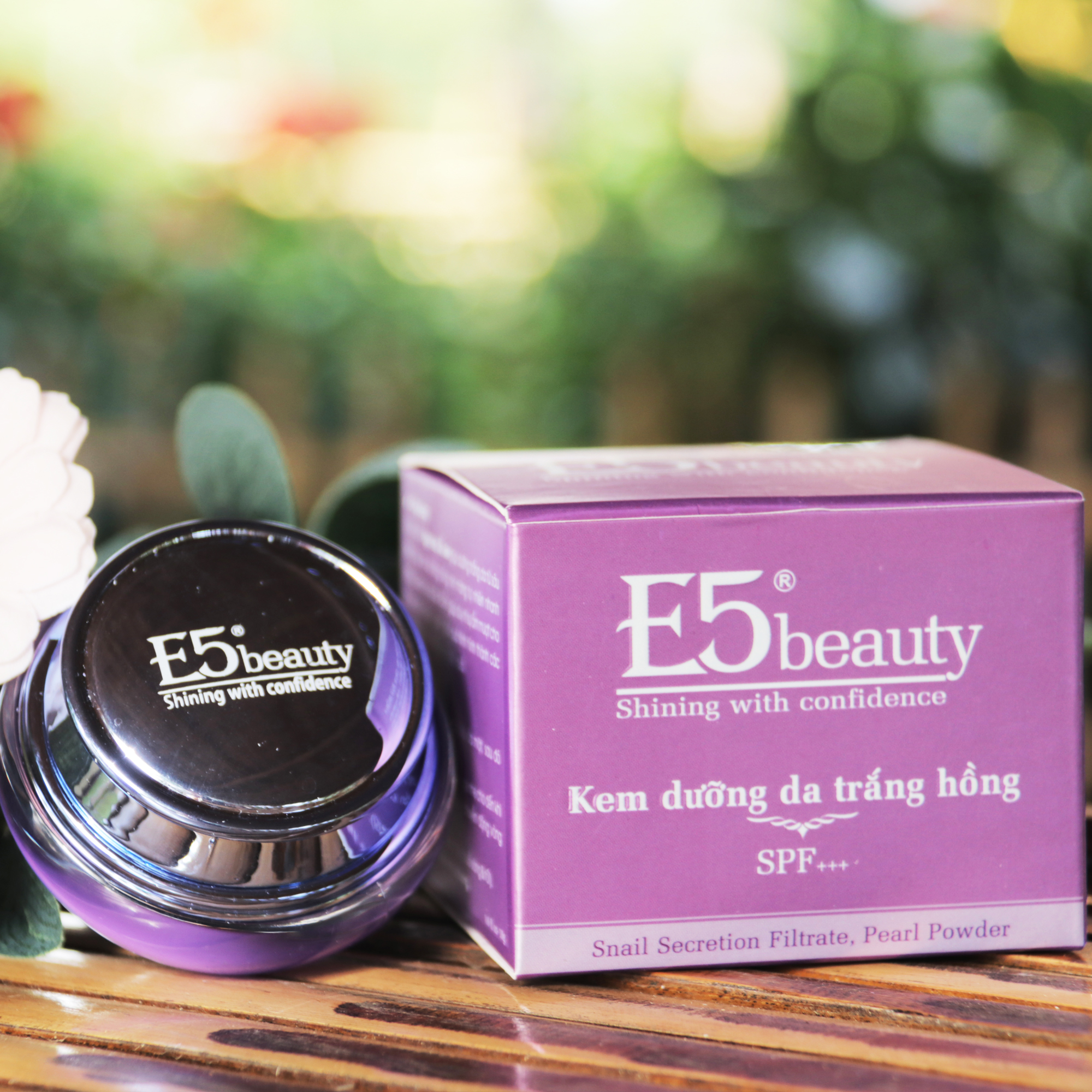 Kem Dưỡng Da Trắng Hồng E5 tím