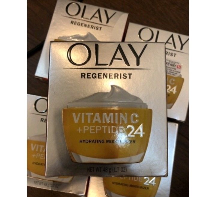 Kem dưỡng da Olay vitamin C peptide 24 hydrating moisturizer