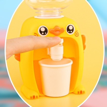 Đồ chơi bình lấy nước mini cho bé