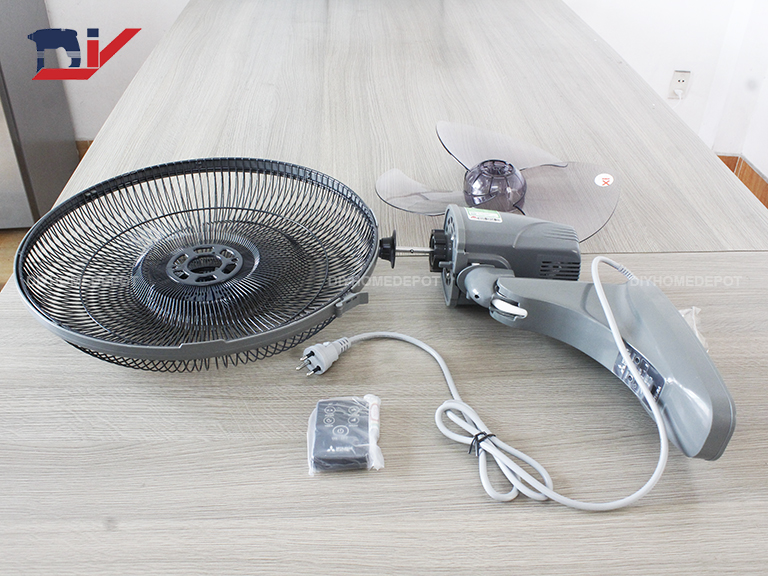 Quạt treo tường Mitsubishi W16-RA(xám đậm)