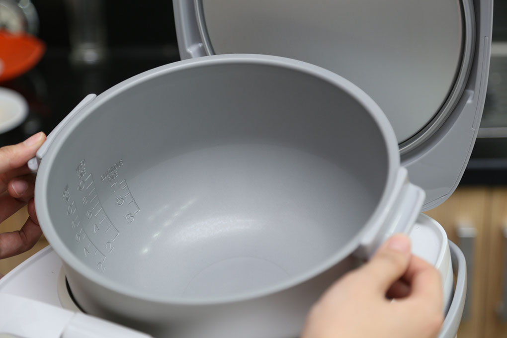 Nồi Cơm Điện Tử Sharp KS-ZT18 Bảo Hành 12 tháng