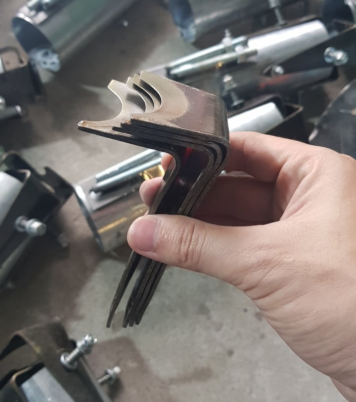 Ống dao cạo vỏ mía + tặng kèm 4 lưỡi
