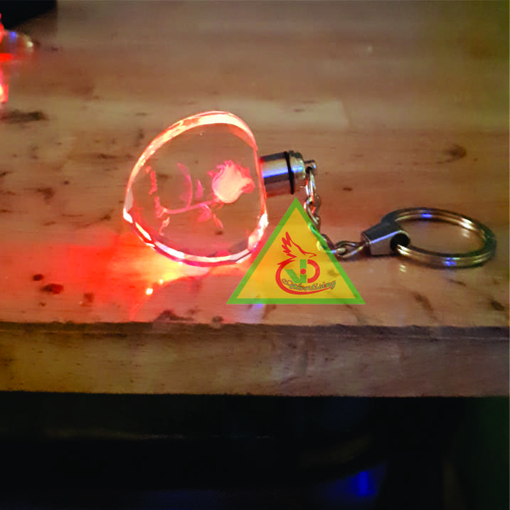 Móc khóa Phale đèn led 7 màu-Hình trái tim khắc hình hoa hồng- Quà tặng 8/3,Quà tặng 14/2