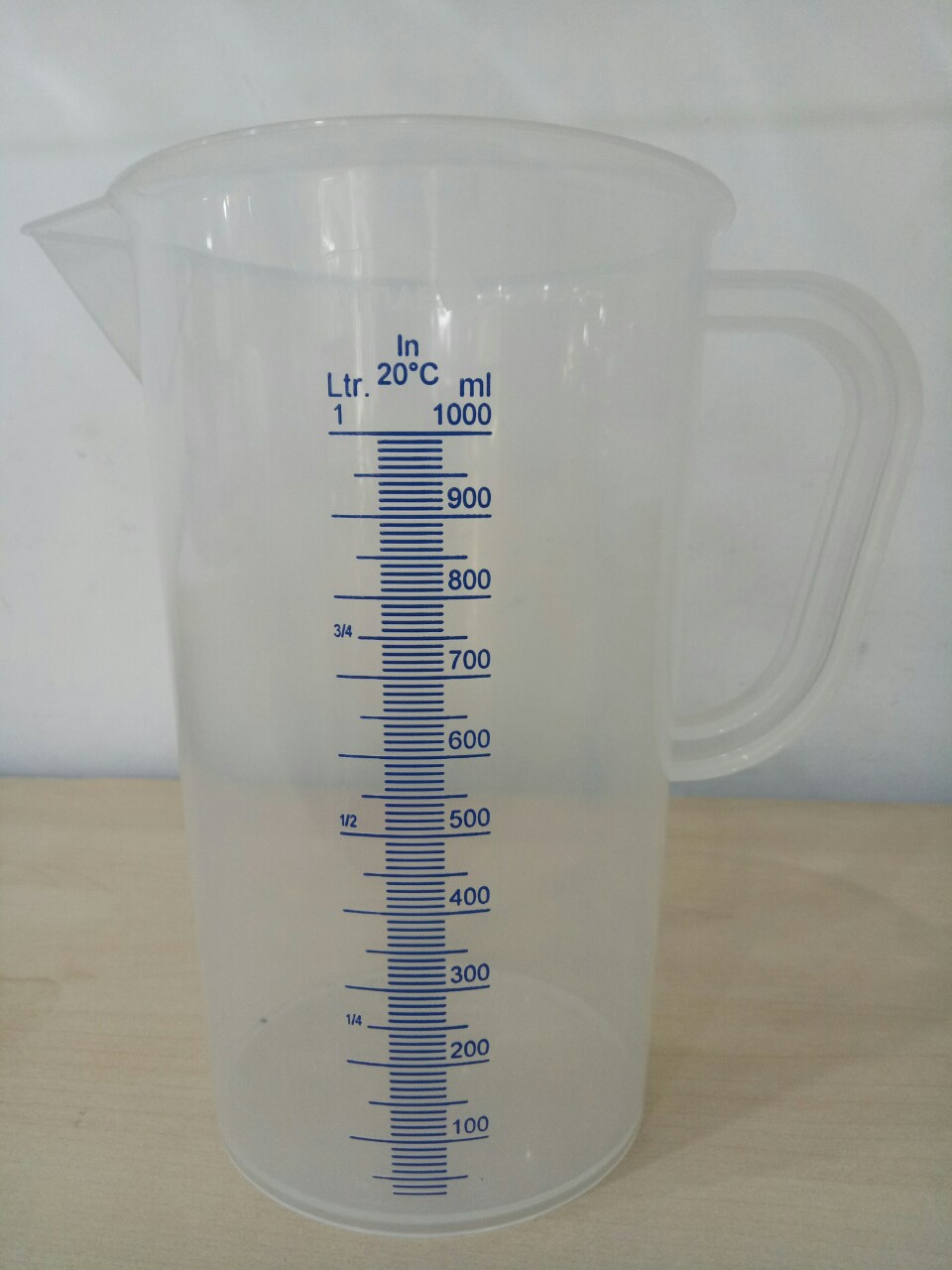 Ca nhựa PP vạch nổi xanh 1000ml VITLAB