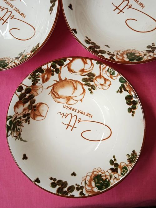 Ceramic Flared Bowl with 4D Cotton Flower Pattern - Diameter 18cm (Size 7)