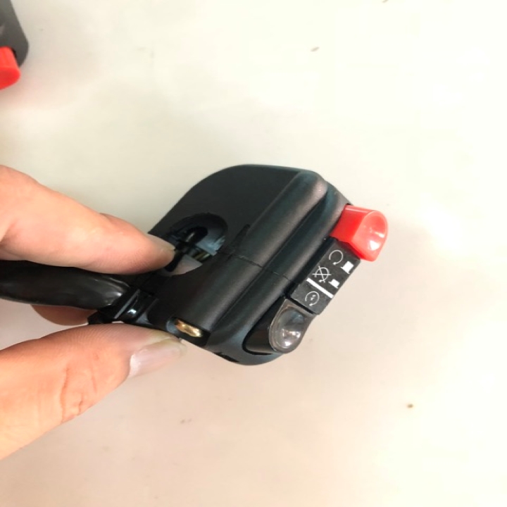 Cùm công tắc Domino K4 MS2582