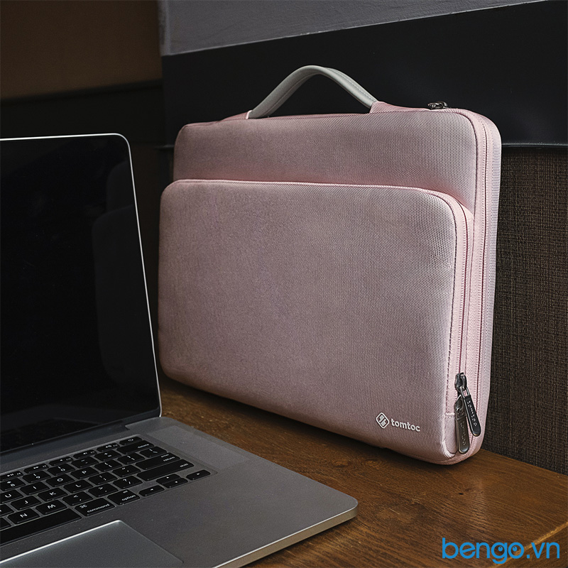 [HCM]Túi xách chống sốc MacBook Pro 13” 2018 TOMTOC (USA) Briefcase