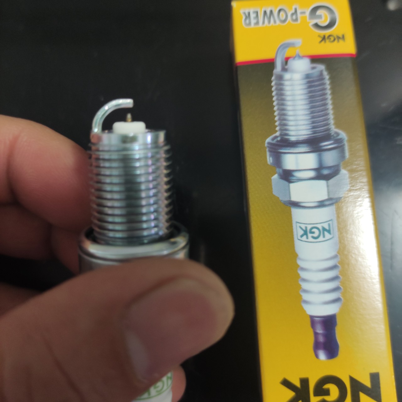 Bugi NGK - Bạch Kim dùng cho máy xăng 5.5 và 6.5