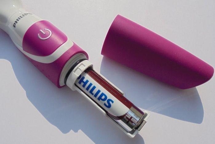 Máy tỉa và làm sạch lông vùng bikini Philips BRT382