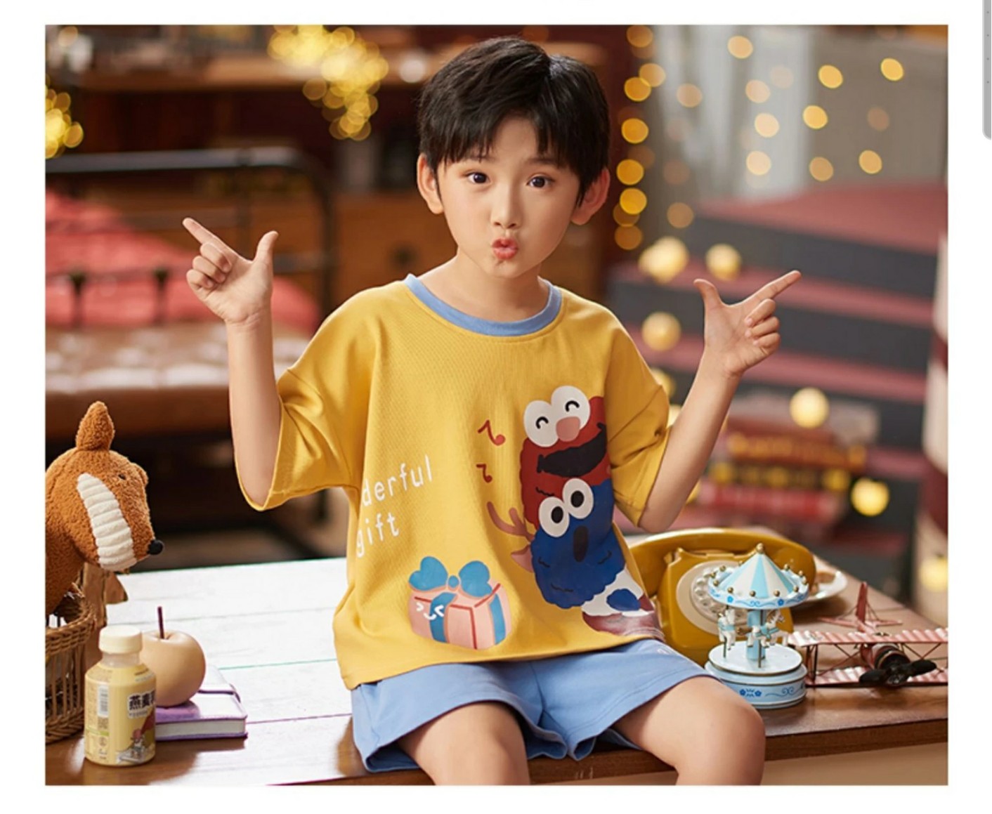 SÉT BỘ THUN MẶC NHÀ BÉ TRAI IN HÌNH LẠ MẮT