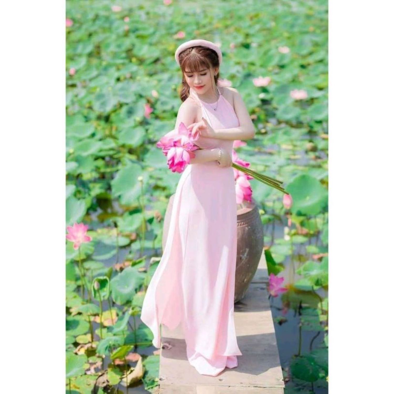 áo dài yếm chụp ảnh sen