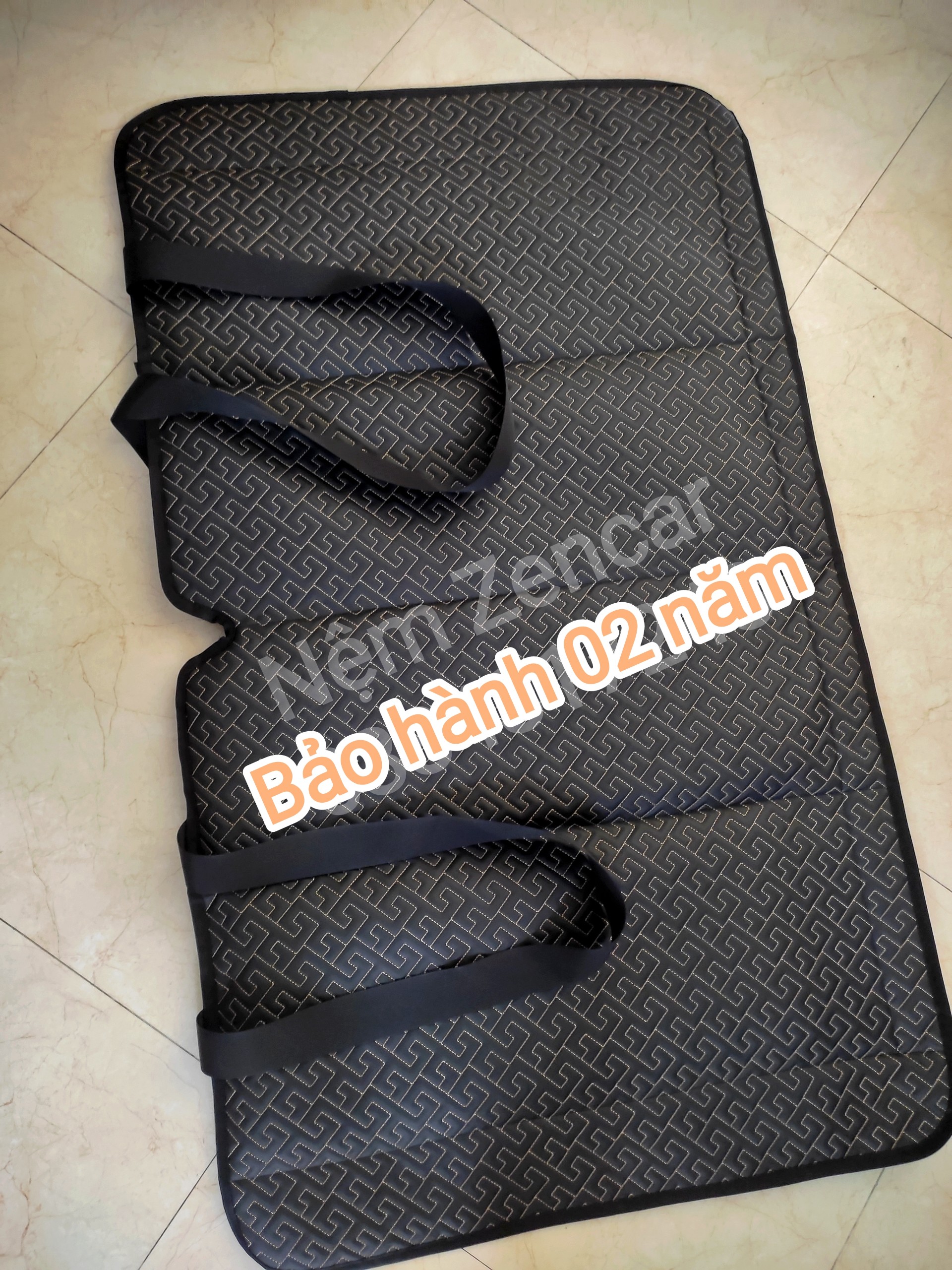 Nệm ô tô phần túi đựng