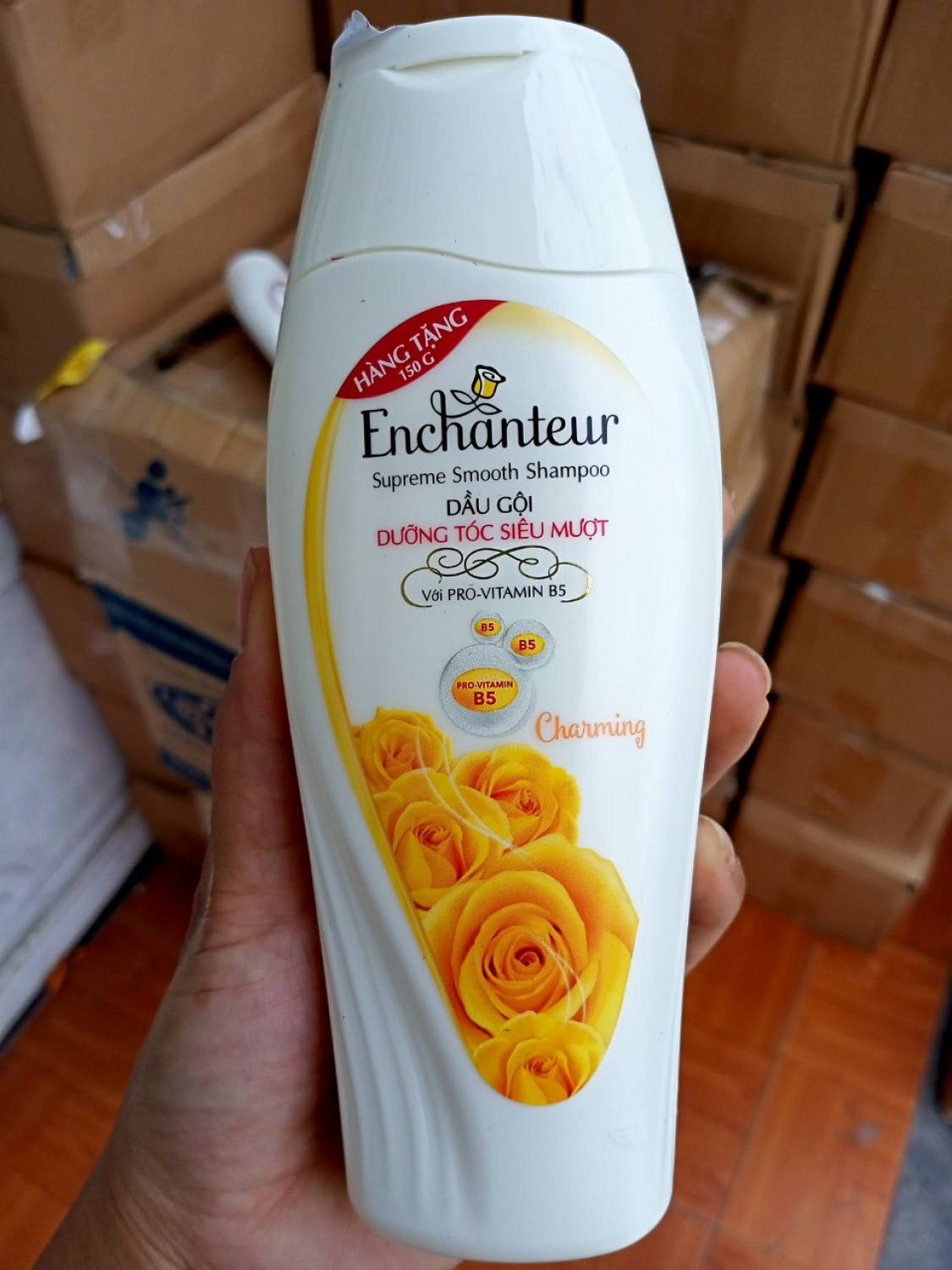 Set 2 Chai Dầu gội nước hoa Enchanteur dưỡng tóc siêu mượt 150g - Hàng khuyến mãi
