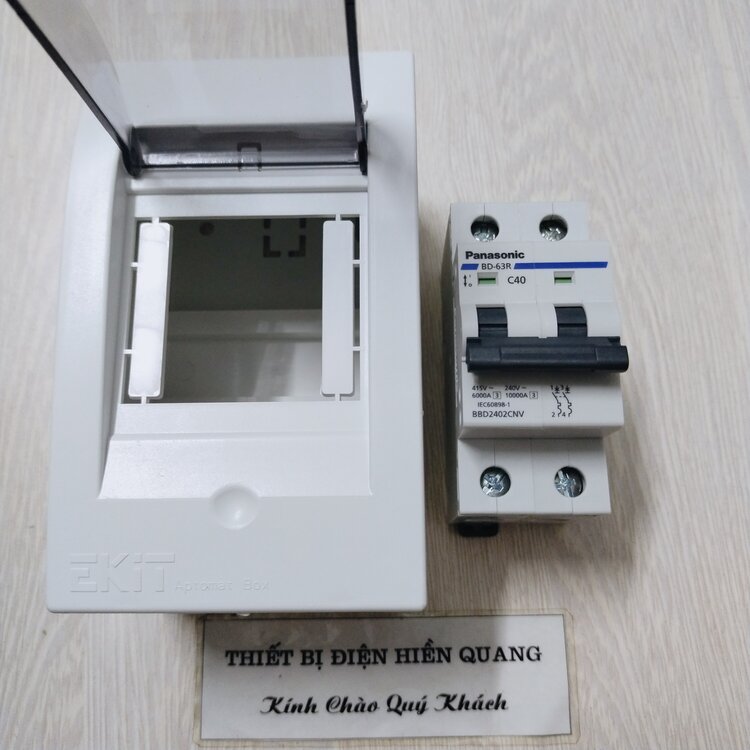 Vỏ tủ điện âm tường 1-3 MCB EKIT