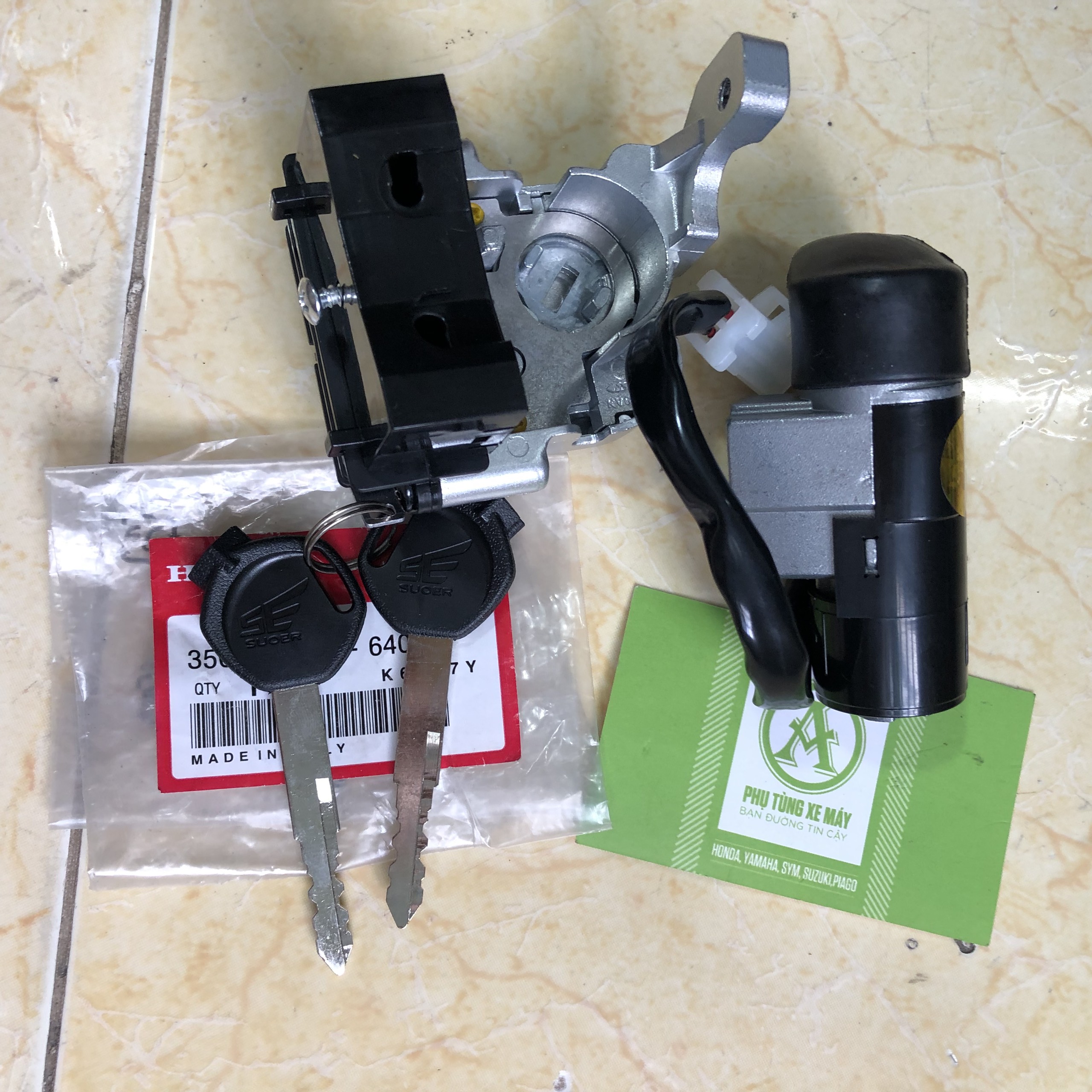 Bộ ổ khóa xe máy Air Blade đời đầu 2 cạnh