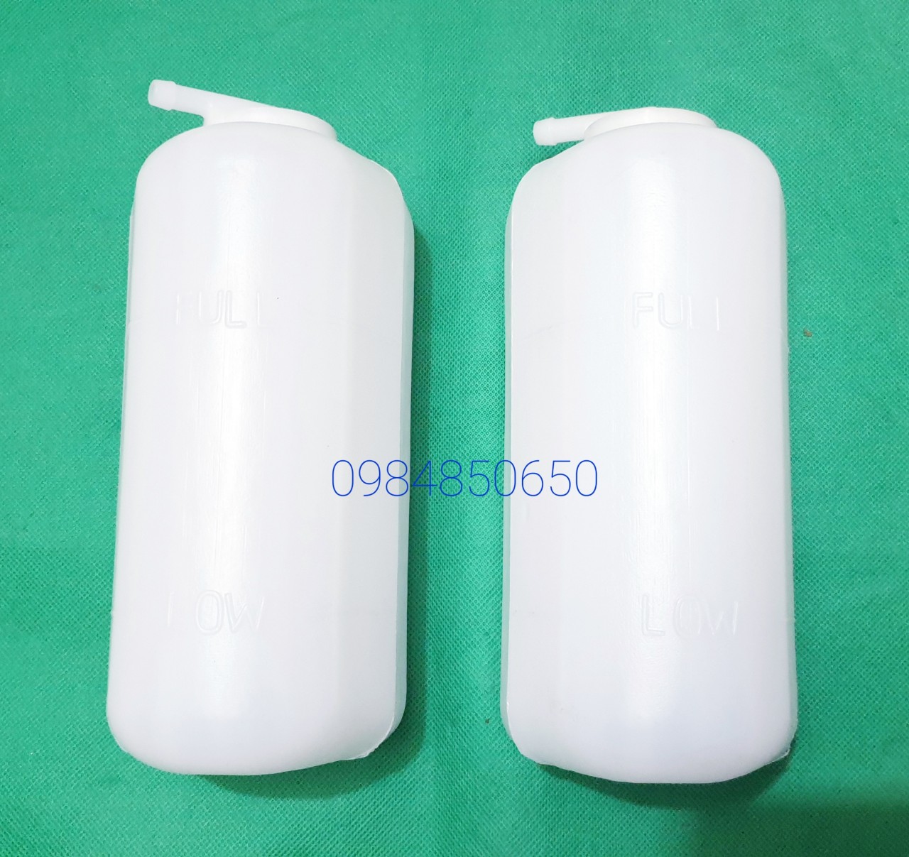 Bình nước phụ, bình chứa nước làm mát két nước suzuki carry 500kg, su có, su 5 tạ, towner 750, towner 800