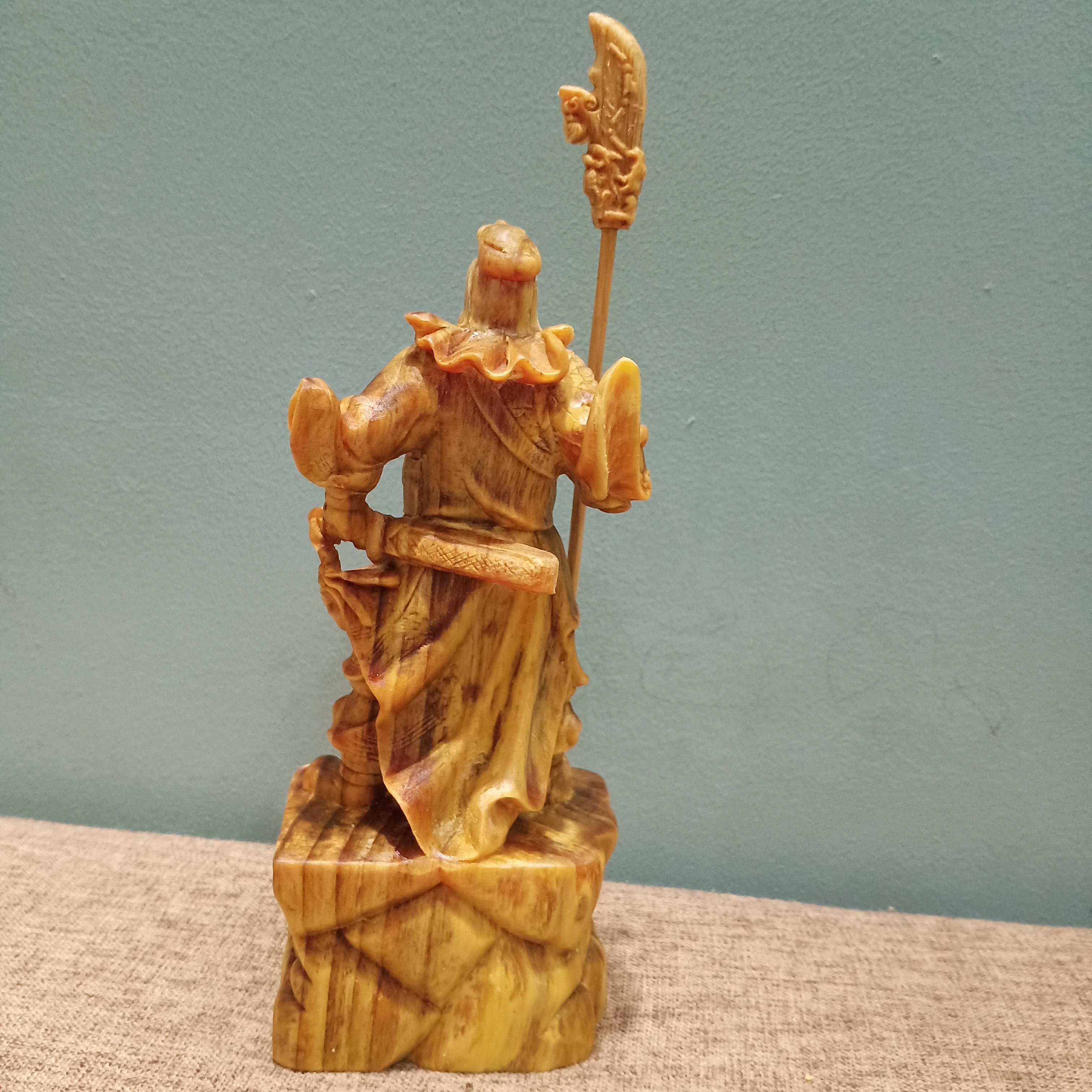 Tượng Quan Công gỗ huyết long cao 20 cm